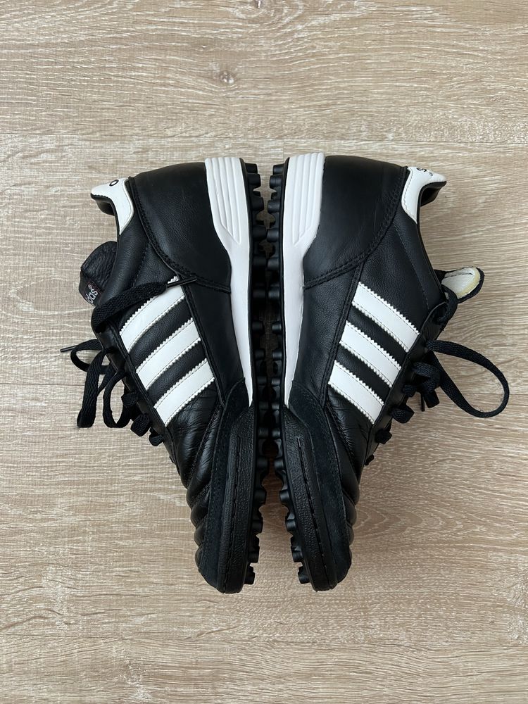 Сороконіжки, бутси, копочки Adidas Mundial Team