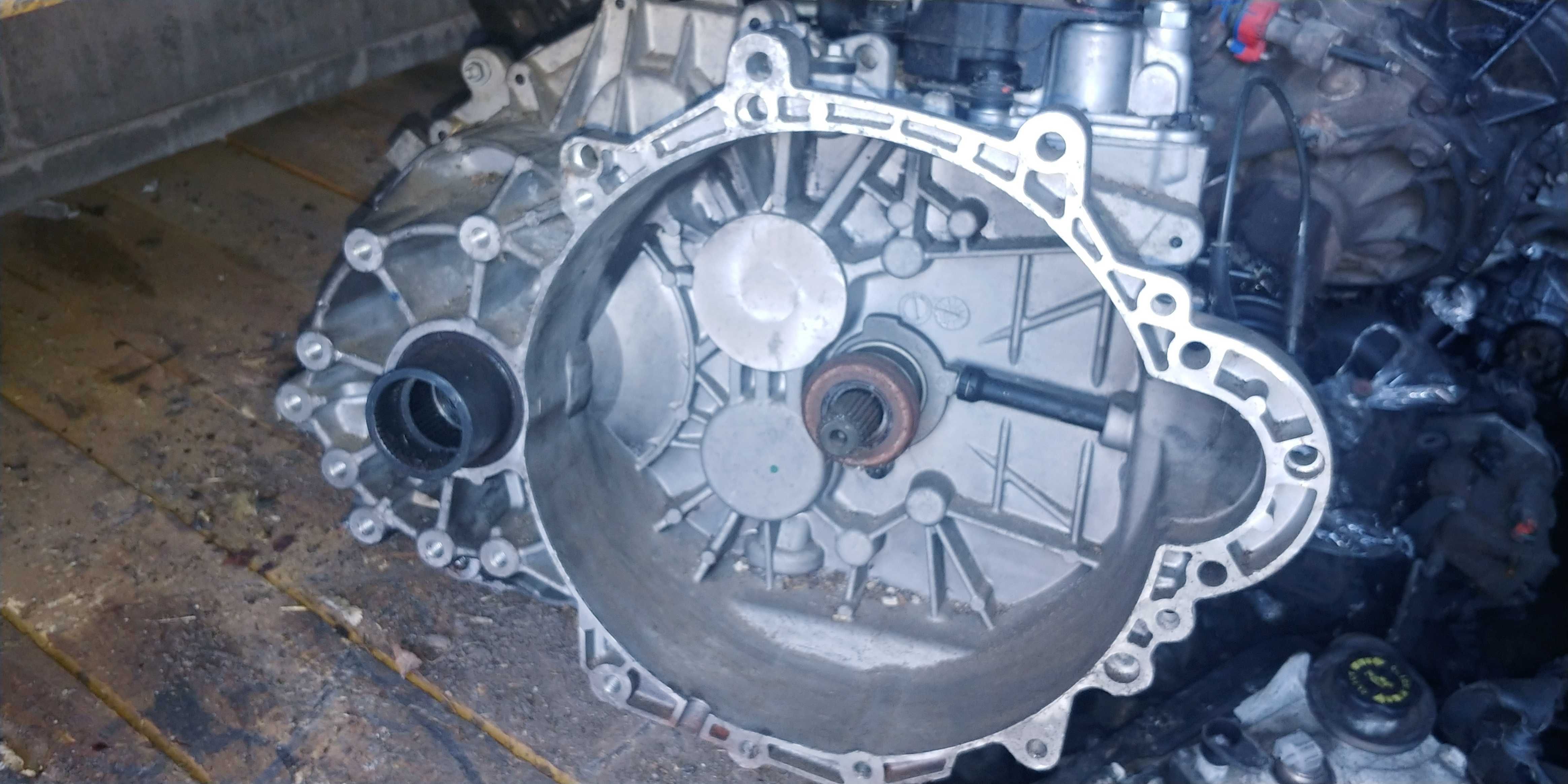 Freelander II 2,2 TD manualna skrzynia biegów 7G9R7002HG
