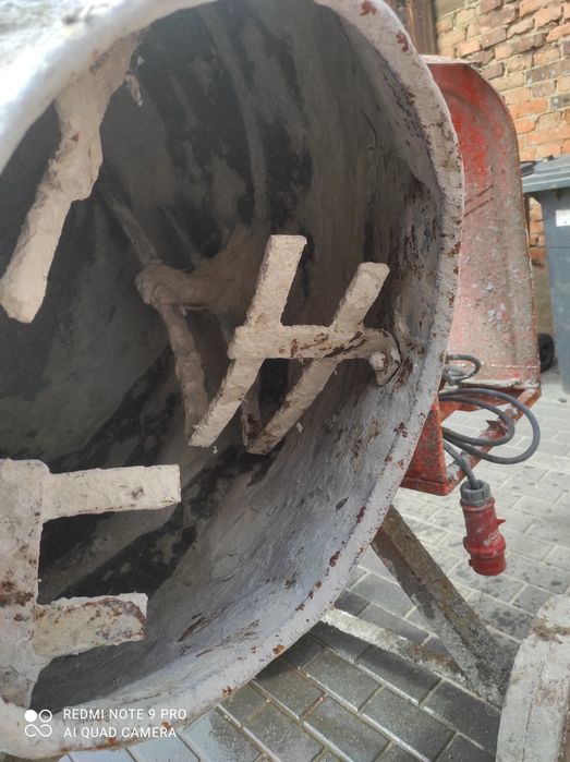 Betoniarka duża w dobrym stanie