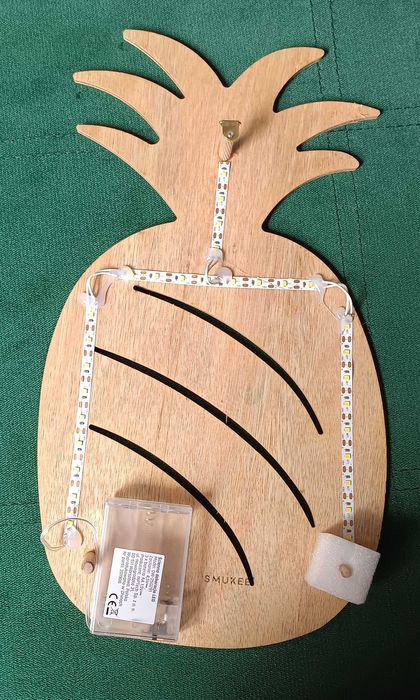 Smukee ścienna dekoracja led ananas