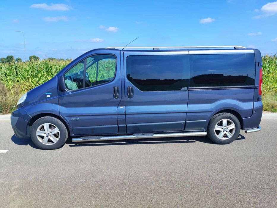 Renault Trafic Długa wersja L2 9 osobowy. Niski oryginalny przebieg.