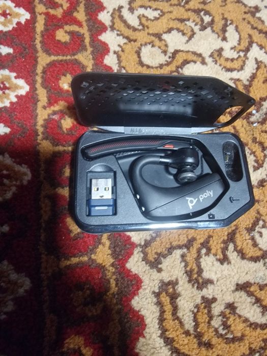 SŁUCHAWKA do rozmow POLY VOYAGER 5200 UC komplet