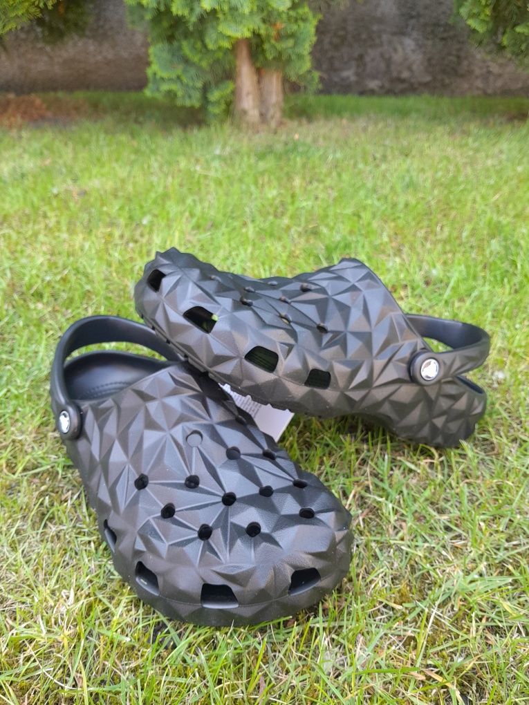 Crocs Classic Geometric New