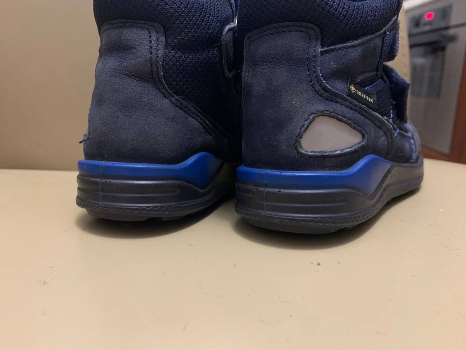 Ботинки ECCO  зимние на мальчика. 24 размер