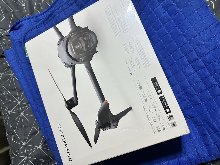 DJI Mavic 4 Pro Fly More Combo + Smart Controller