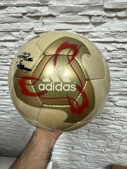 Pilka meczowa Adidas Fevernova 2002 Korea Japonia OMB autografy Dania
