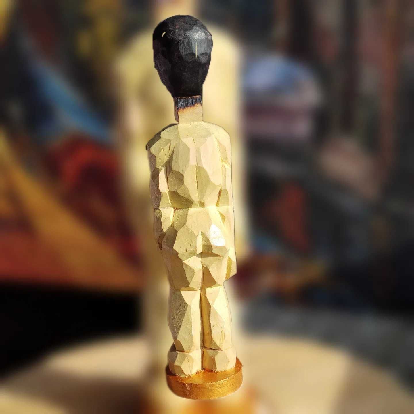 Rzeźba drewniana "Człowiek zapałka".