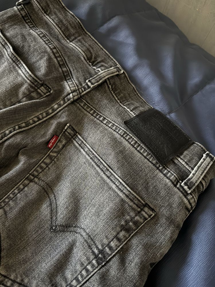 Levis Джинси Чоловічі W32 L32 Slim