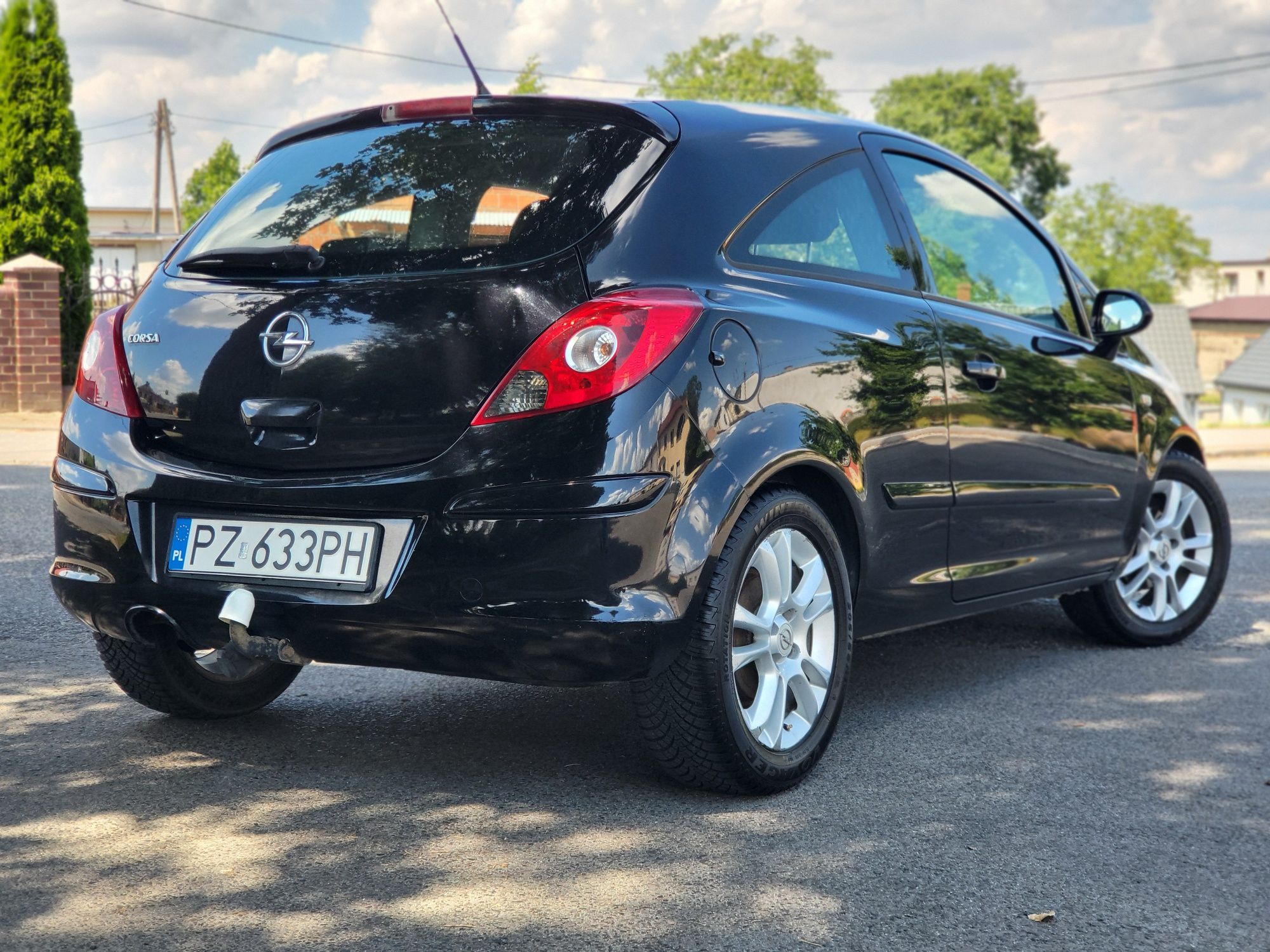 Opel Corsa D 1.4 Benzynka 2007r - Klima Mrozi - Wyposażony- Z Hakiem
