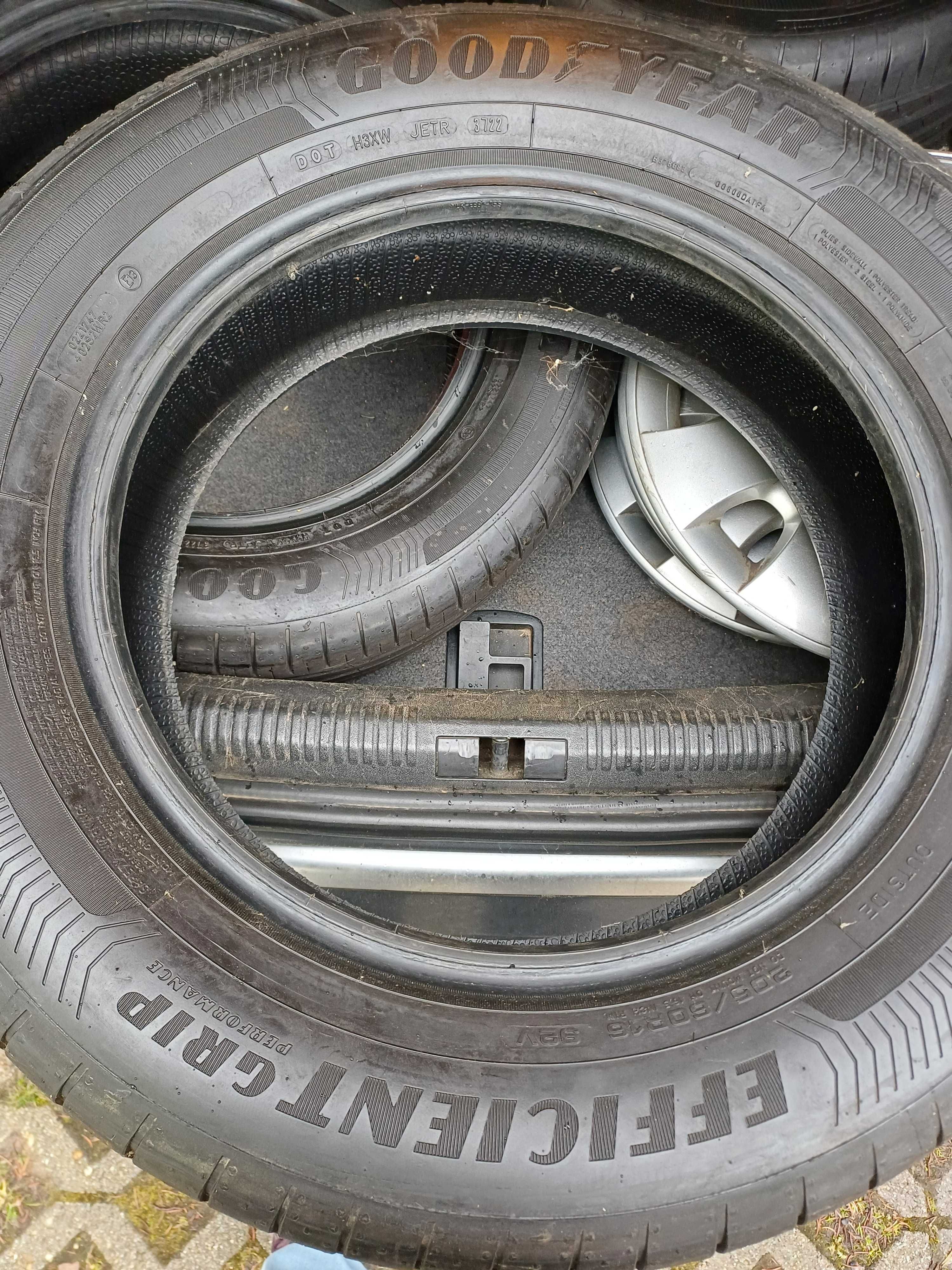 Opony letnie 205 60 r16 jak nowe