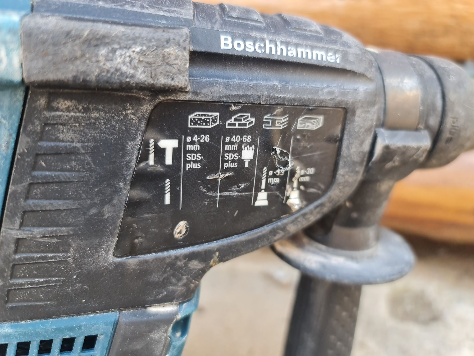 Продам акумуляторний перфоратор Bosch