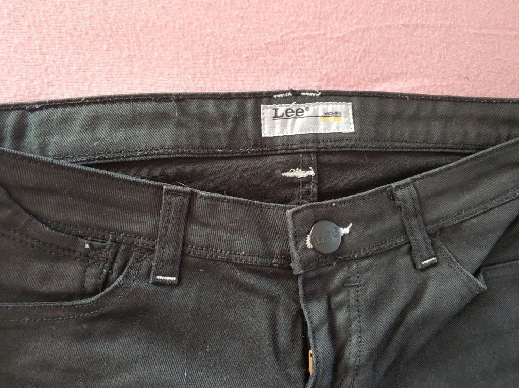Lee woskowane spodnie czarne 30/33
