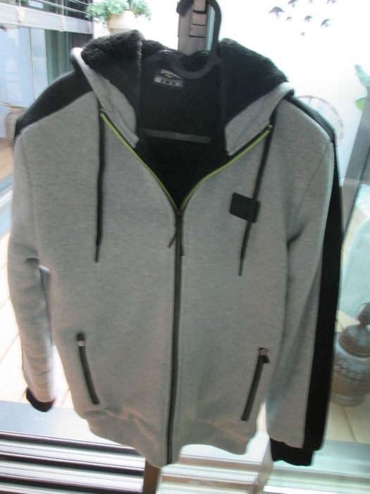 Blusão de rapaz marca EVERLAST, tamanho S em bom estado