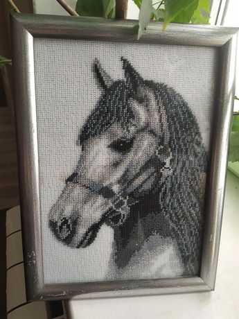 Картина с бисера Лошадь