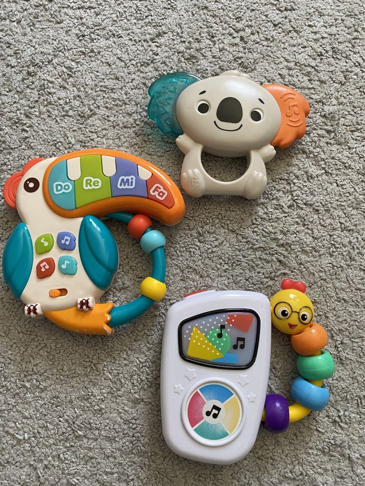 Продам музыкальные игрушки для малышей