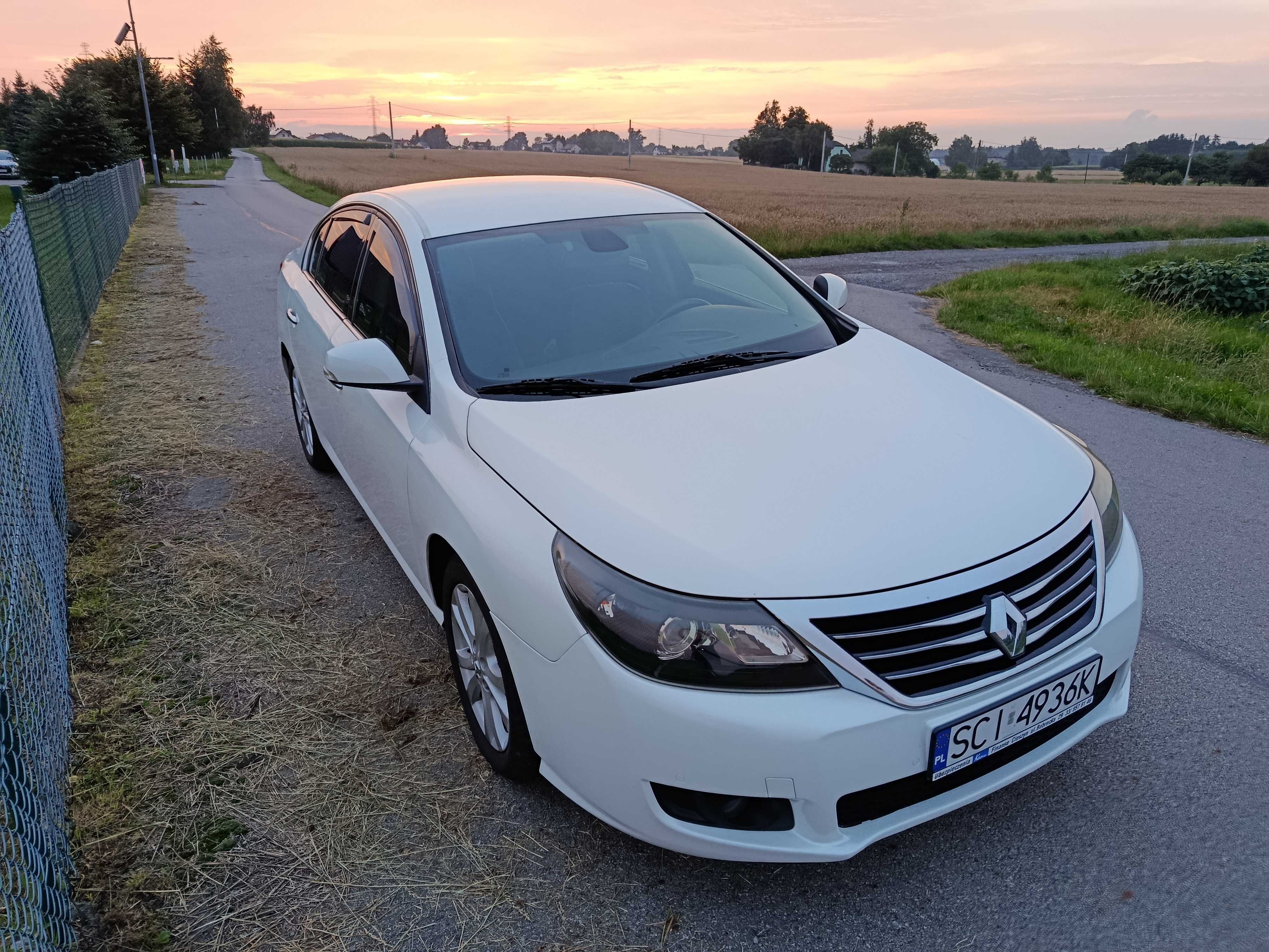 Renault Latitude 2,0 Dci 150 KM. Ładny sedan biała perła(Nie Laguna 3)