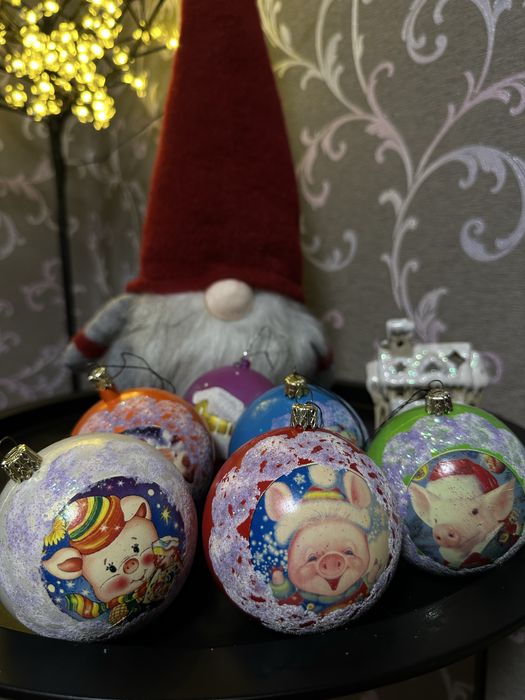 Новогодние игрушки шарики средние и маленькие