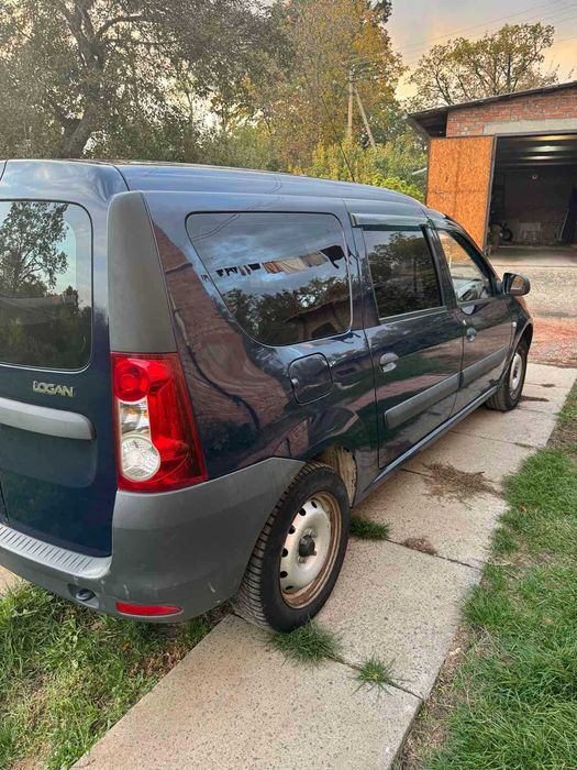 Dacia Logan MCV 2011 база