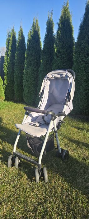 Коляска Chicco Ohlala 3, легка, компактна.