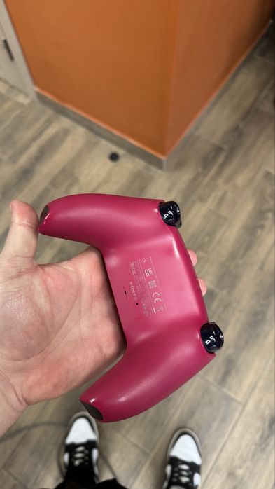 Продам DualSense PS5