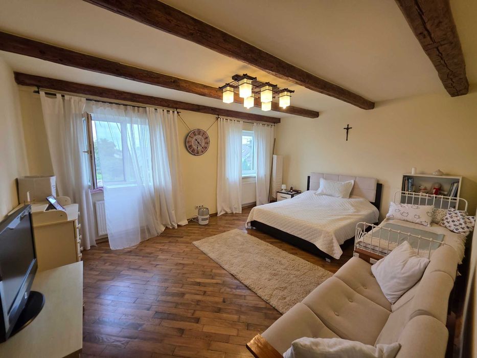 Особняк Городок в.Мазепи знаходиться в гарному з багатою зеленню місці