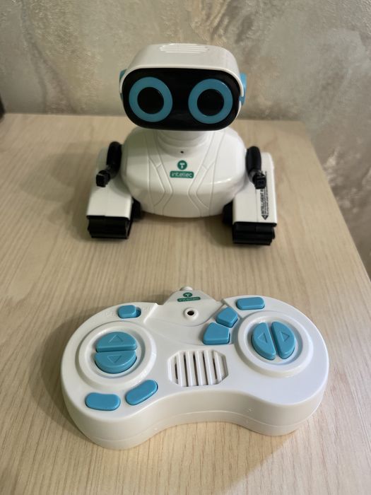 Новый робот на пульте