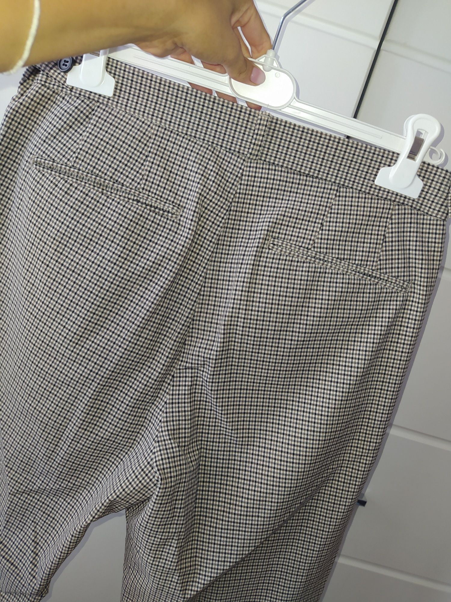 Męskie,eleganckie spodnie w kratę  H&M  r48 beżowe