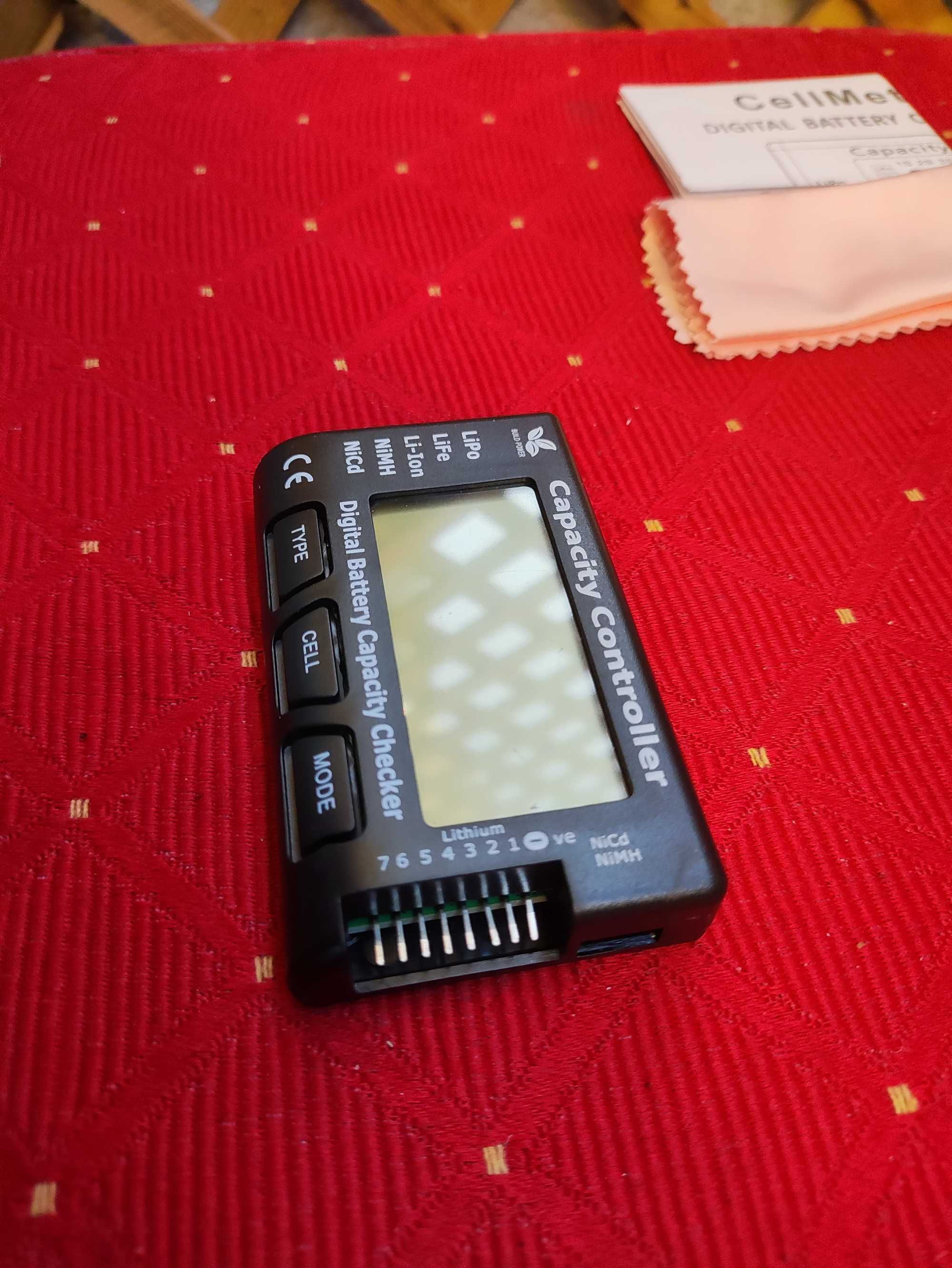Cyfrowy Tester Miernik Napięcia Baterii Akumulatorów Cellmeter 7