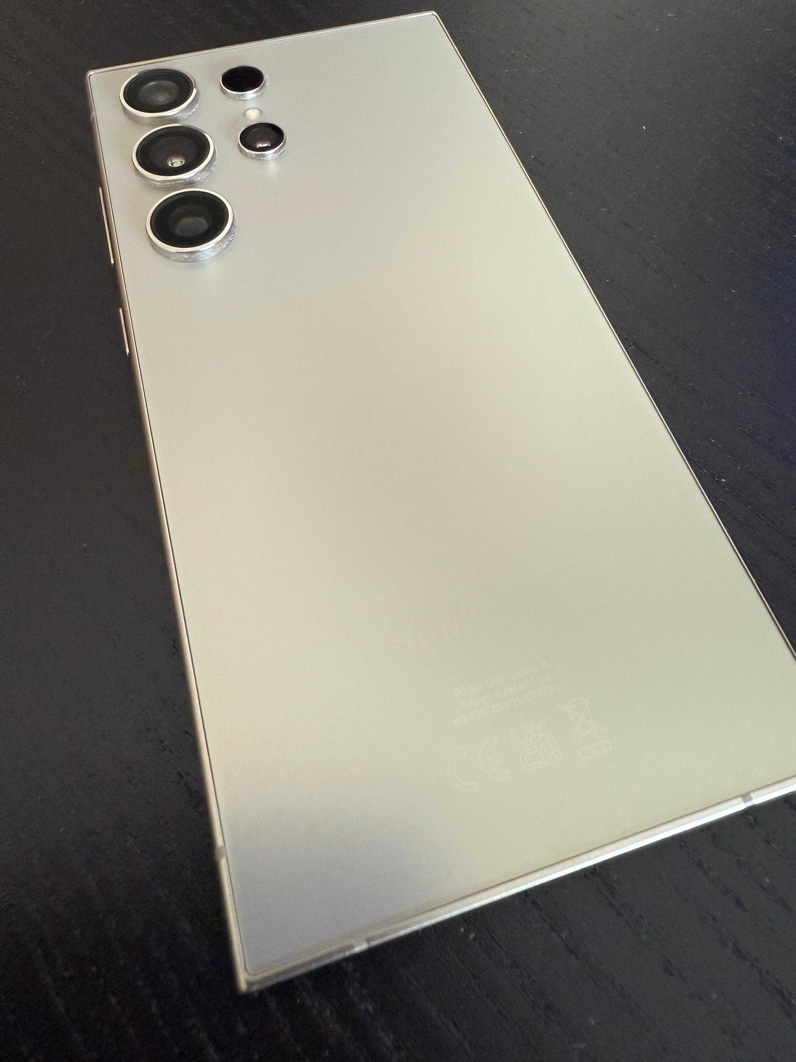 SAMSUNG S24 ULTRA 512GB [Desbloqueado) + Capa Dbrand Ghost 2.0