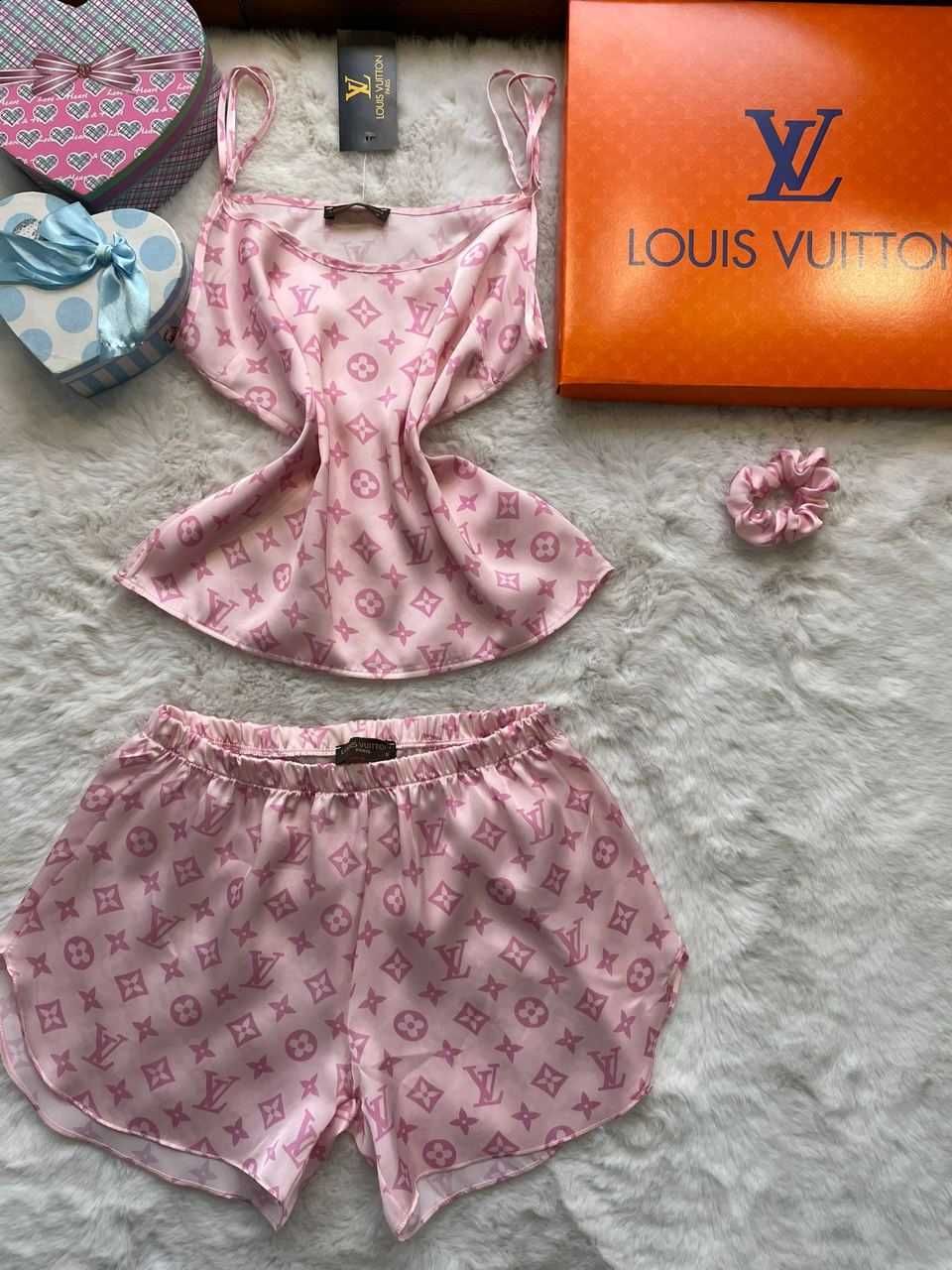 Жіноча білизна Louis Vuitton. Женская пижама с шортами