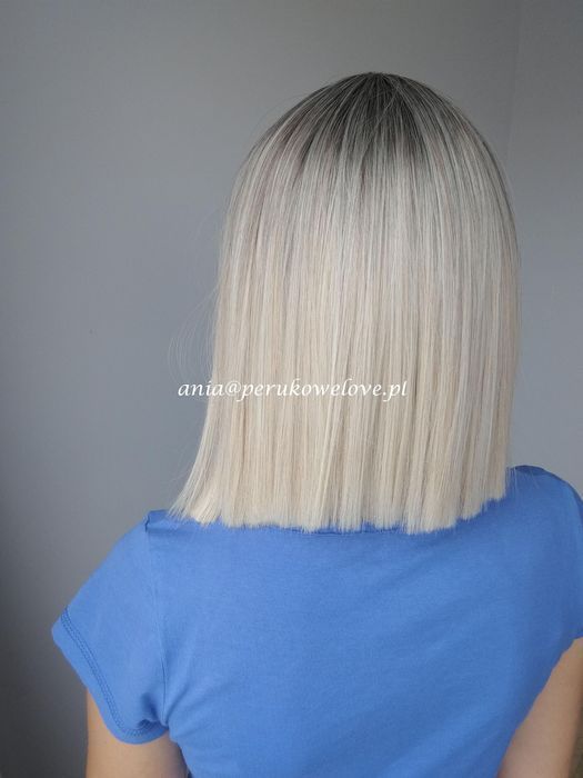 peruka blond bob z odrostem z grzywką na co dzień