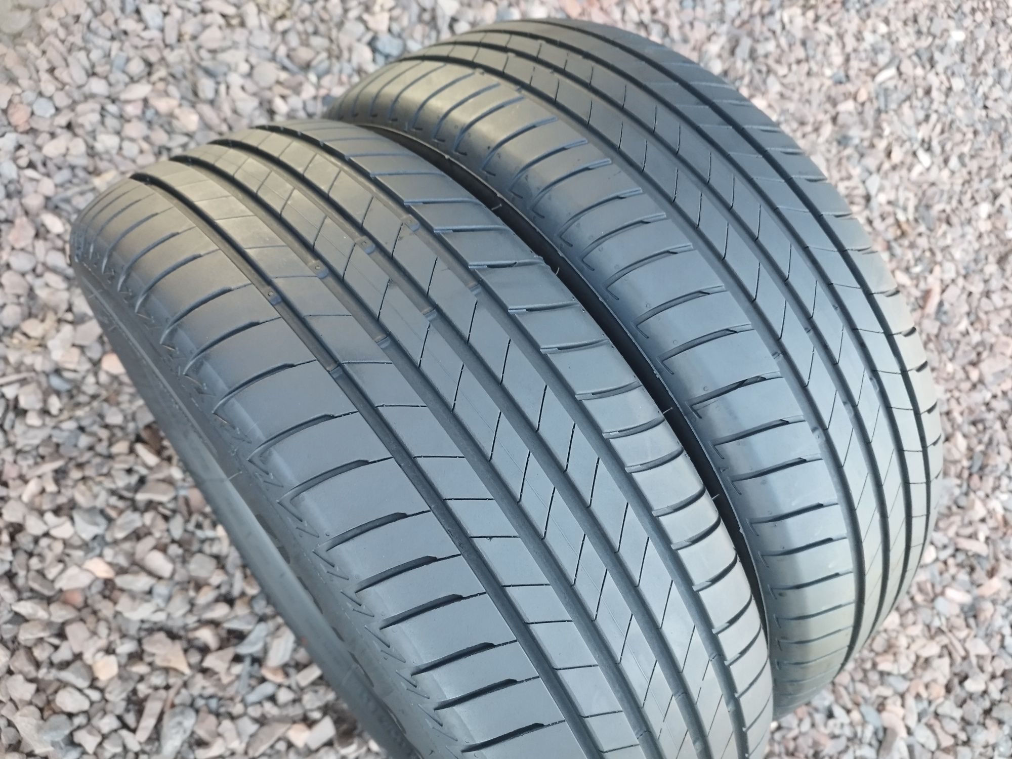Letnie Bridgestone 215/60R17. 2022 r.