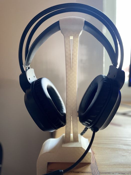 Тримач для навушників з кріпленням до столу