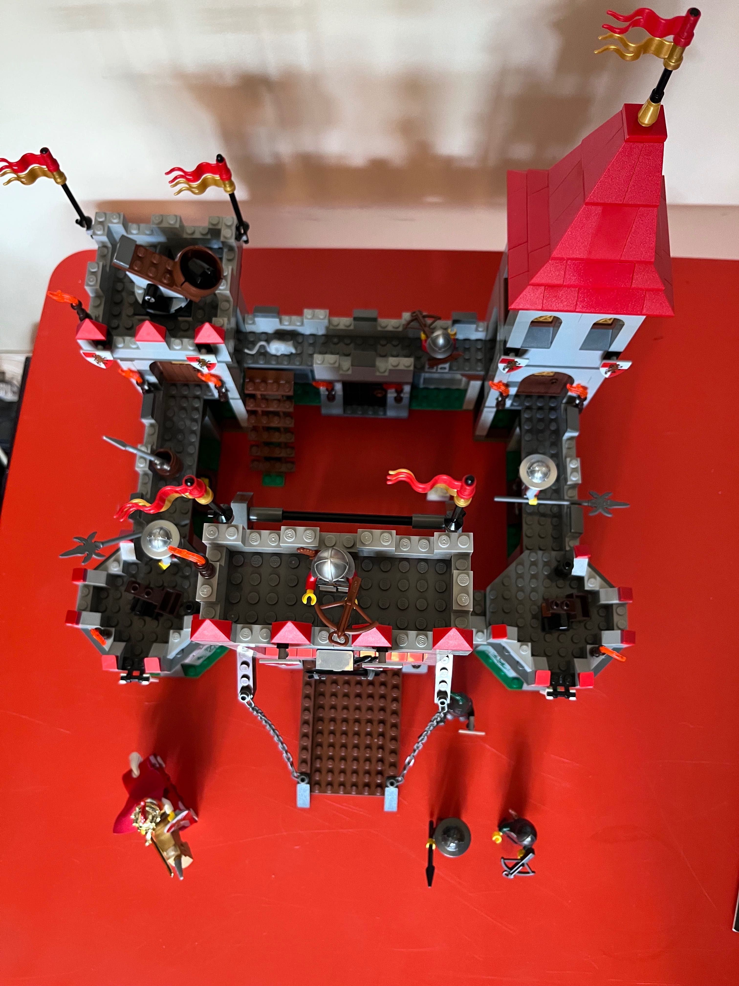 Kompletne LEGO Castle 7946 Zamek Króla