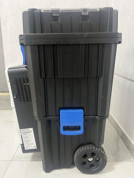 Інвертор Easun Power 3 кВт з батареєю