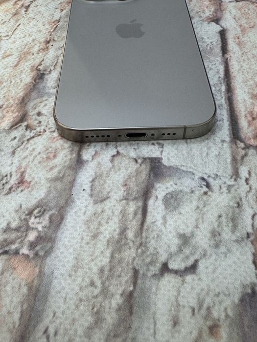 Iphone 16 Pro 256gb neverlock E-sim Natural titanium 1040$