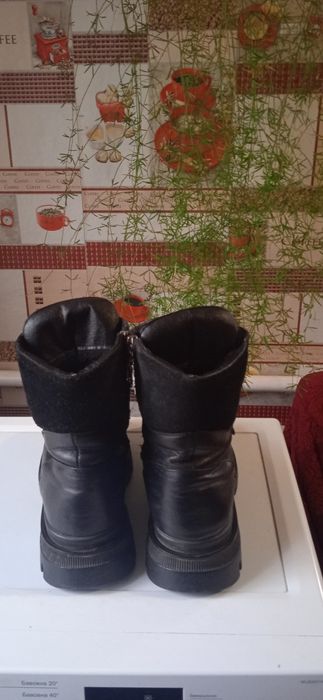 Жіночі чоботи,ботинки шкіряні.
