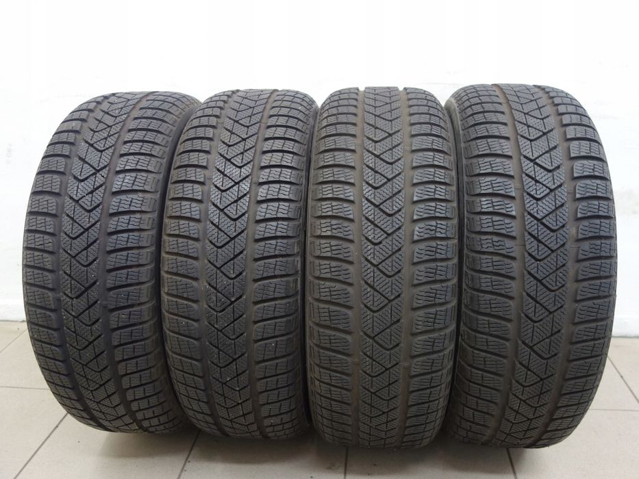 Opony zimowe Pirelli Winter SottoZero 3 215/60R16 Ekstra stan 4x8m