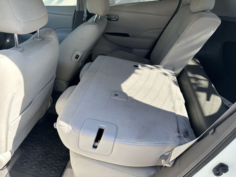 Продам Nissan Leaf