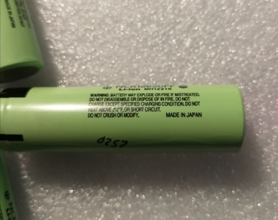 Аккумуляторы 18650. 2400-2500 миллиампер. Panasonic для LED ламп