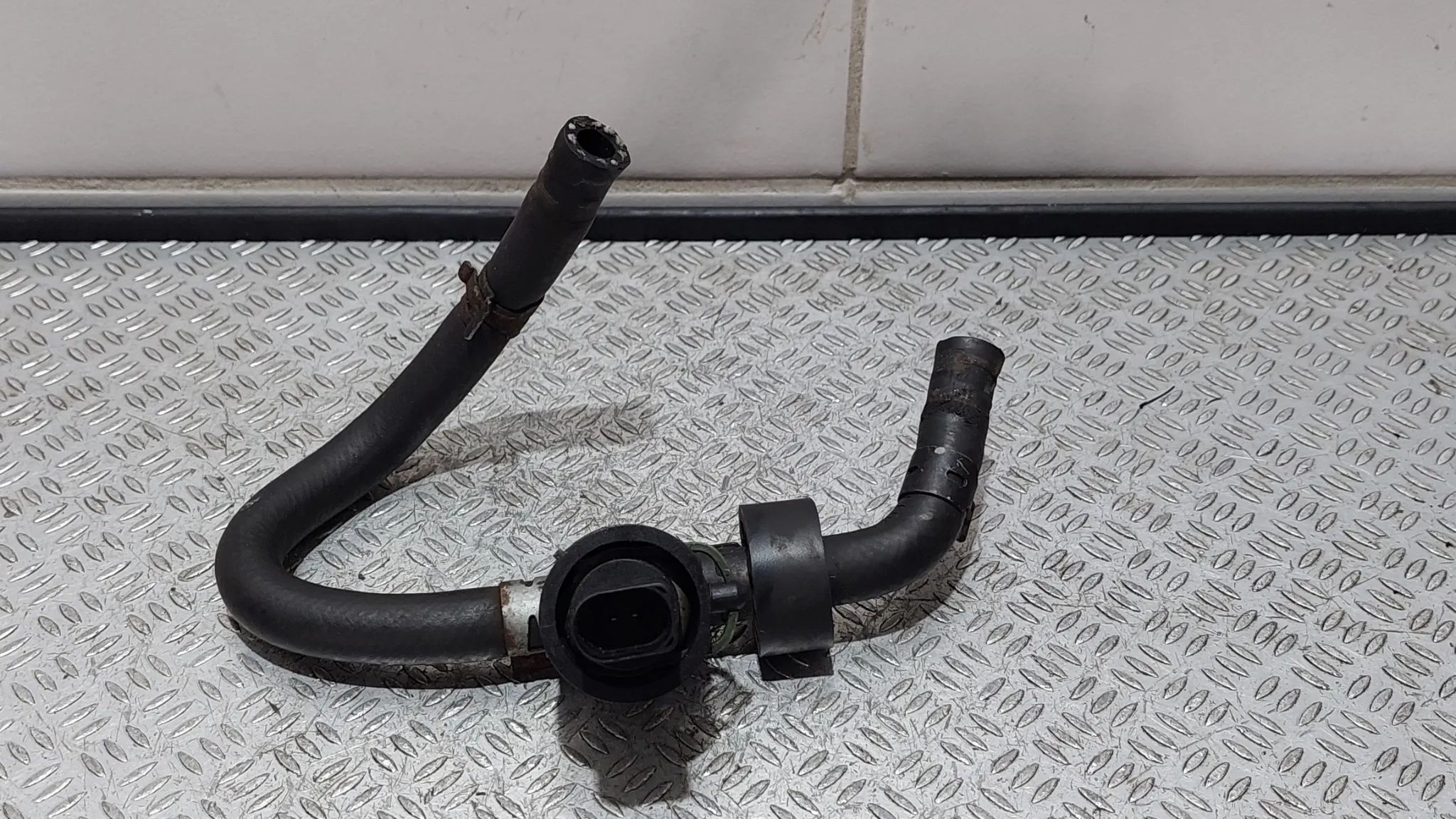 CZUJNIK TEMPERATURY PALIWA VW AUDI SKODA R2007 2,0TDI -BKD- NR 038906081B