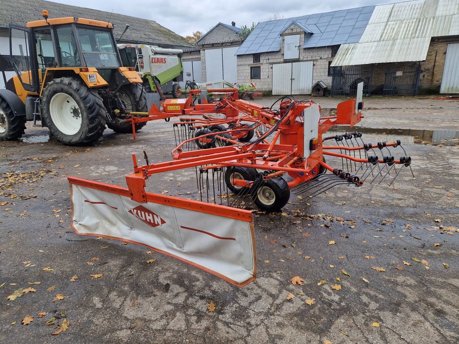 Zgrabiarka dwukaruzelowa podwojna Kuhn GA 6002 rok 2006 claas