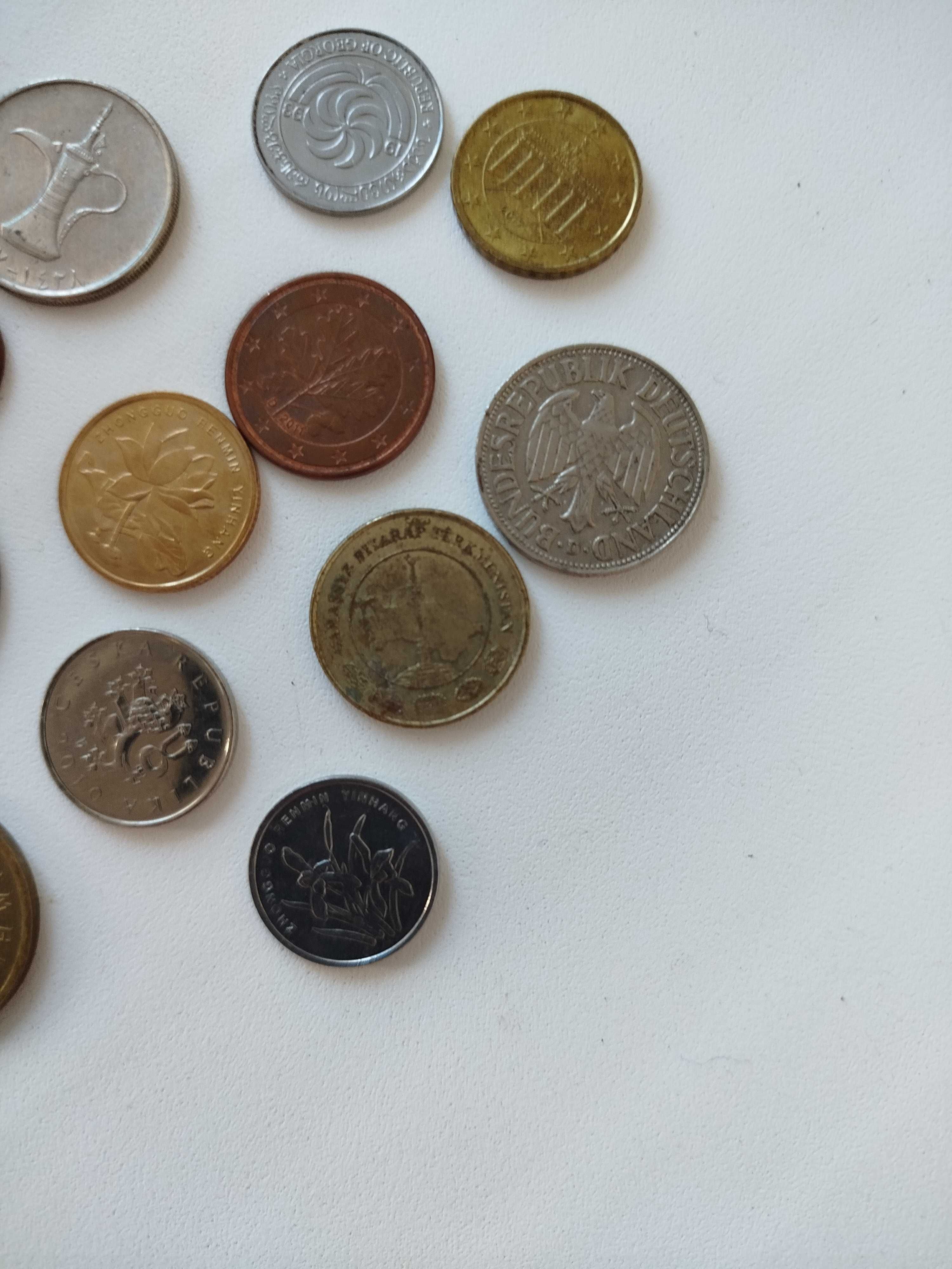 Різні монети світу