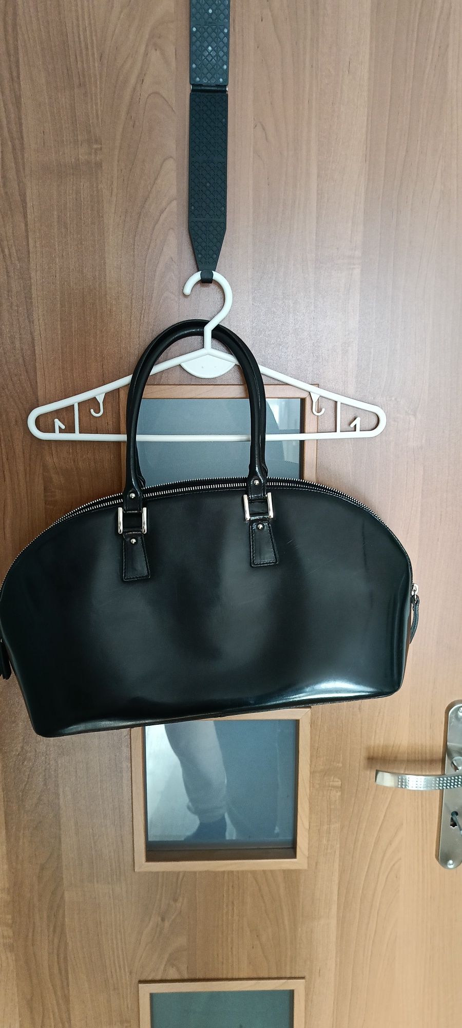 Czarna torebka Genuine Leather