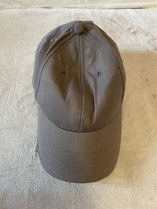 Безкоштовно. Шапки, кепка, баф.