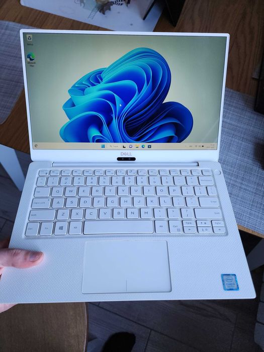 DELL XPS 13 9370 13.3" i5-8250U 4GB RAM / 128GB SSD