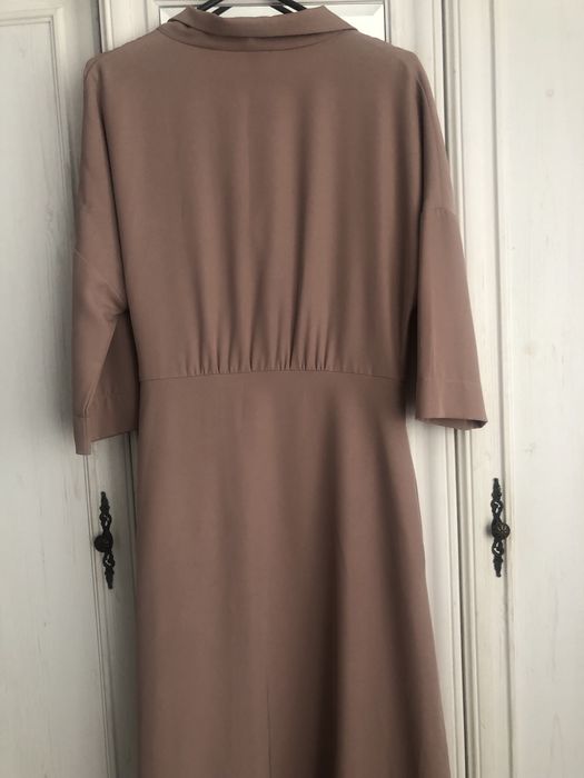 Плаття,сукня стильна і нарядна в ідеальному стані,три четверті рукава