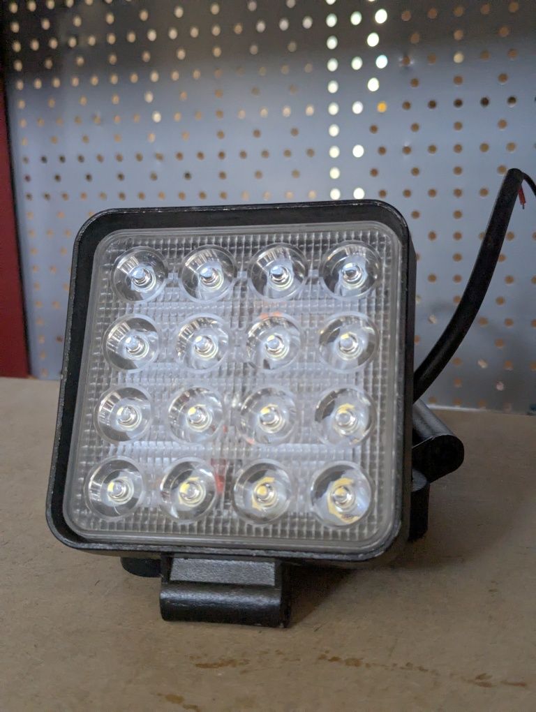 Lampa robocza LED 12 24 v okrągła lub kwadratowa
