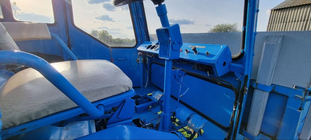 Трактор в гарному технічному стані