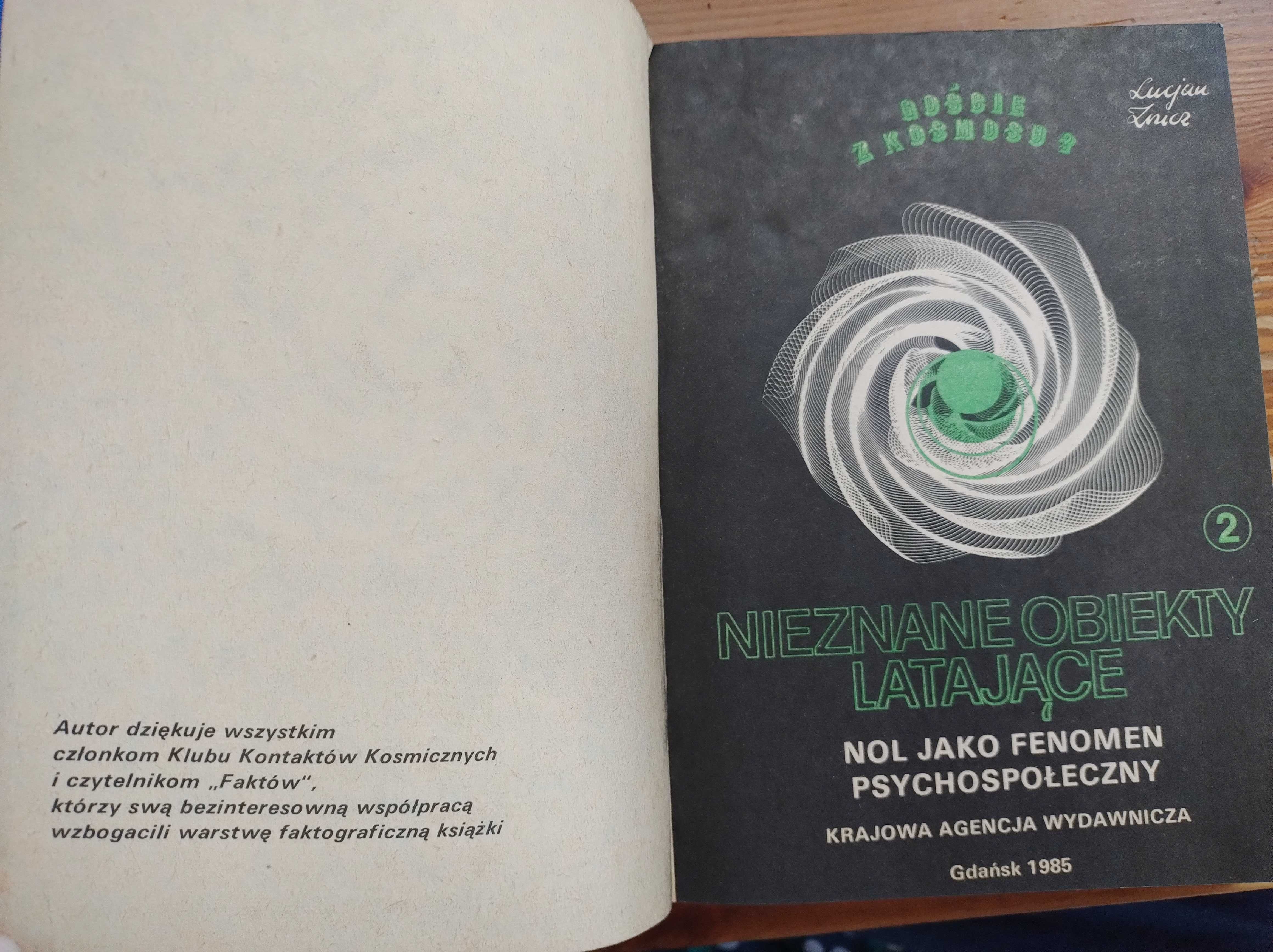 Nieznane obiekty latające 2 - Goście z kosmosu? - Lucjan Znicz